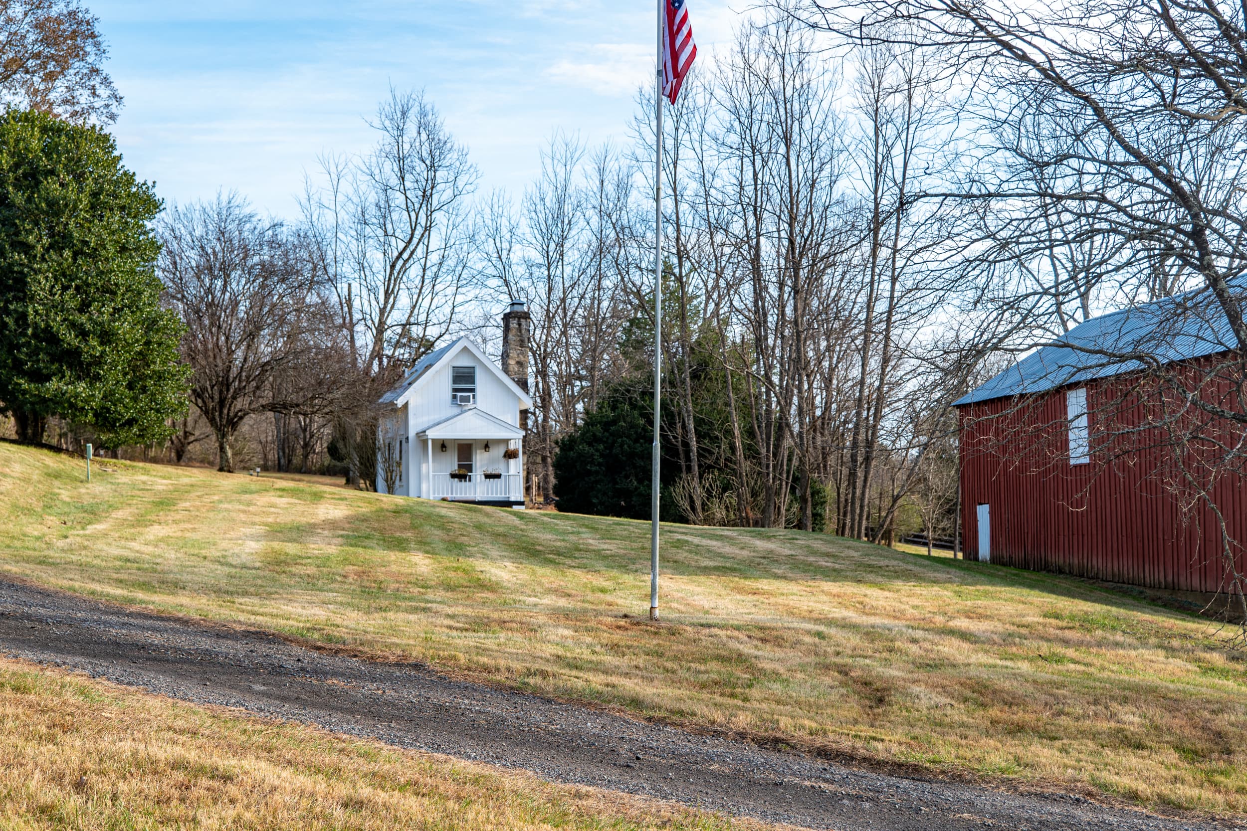 Ingleside Farm cottage with red barn and rolling Virginia countryside